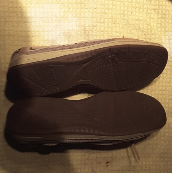 Sperry - Picture 8 of 12